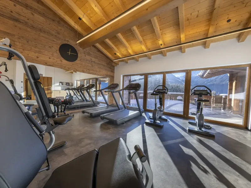 Der Fitnessraum im Chaletdorf